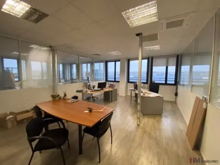 plateau de bureaux à louer entre le centre-ville et la zone por