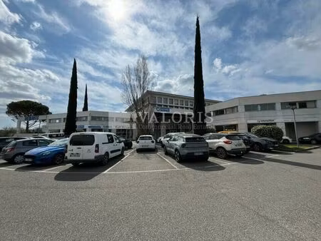 location bureau 284 m² à aix-en-provence (13290)