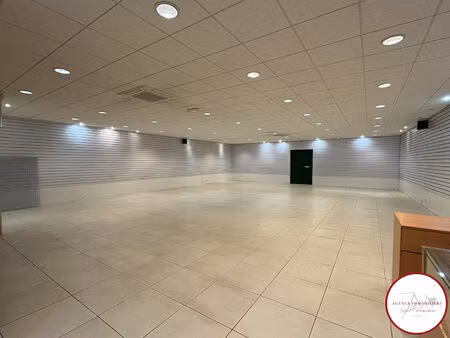 local commercial + appartement saint amand montrond