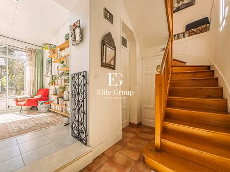 a vendre - maison de ville en pierre avec jardin verdoyant - proche angoulême - 8 pieces -