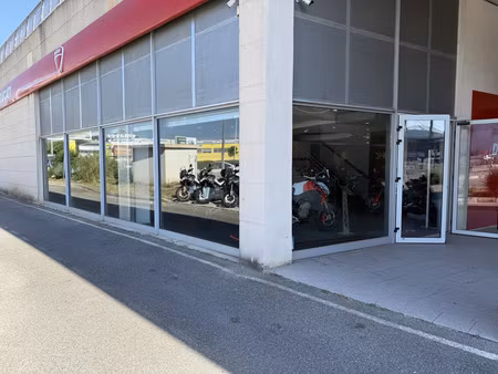 location local commercial 526m2 la garde 83130 - 11202 € - surface privée