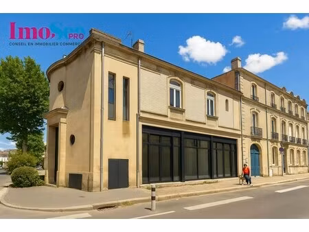 location local commercial