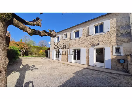 charmante maison de bourg - entre jarnac & angoulême -