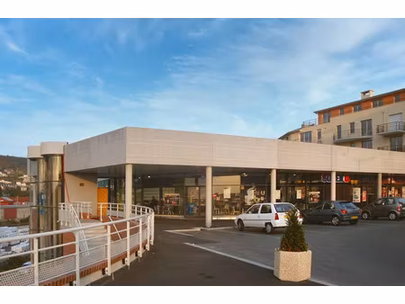 location locaux professionnels 235 m² à fecamp (76400)  2 615 €