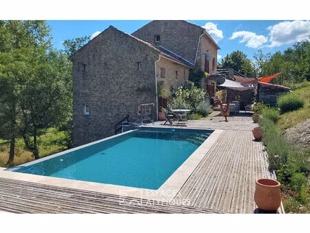 belle bâtisse ardéchoise secrète de caractère au pays des cruzières