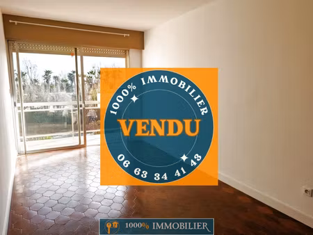 vue mer - studio avec balcon et parking privé