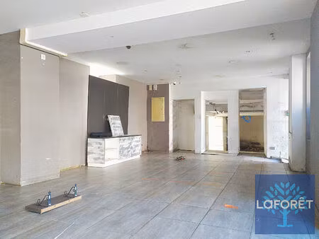 local commercial la roche sur yon 200 m2