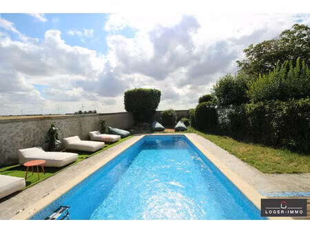 à vendre – propriété d'exception avec piscine & jacuzzi ?