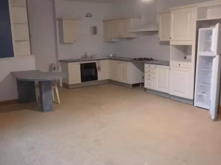 location maison 4 pièces 115 m² à fontenay-le-comte (85200)  800 €