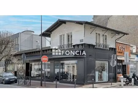 fonds de commerce à vendre. bail commercial de 9 ans situé à la varenne st hilaire saint m