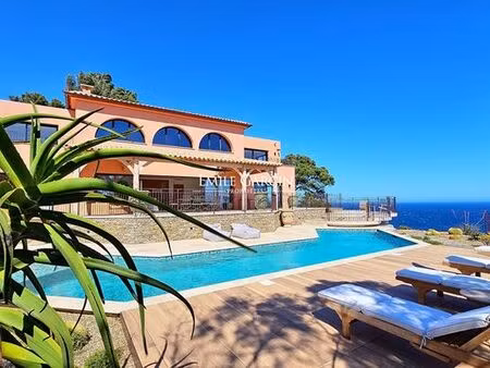 villa de 7 pièces de luxe en location le lavandou  france