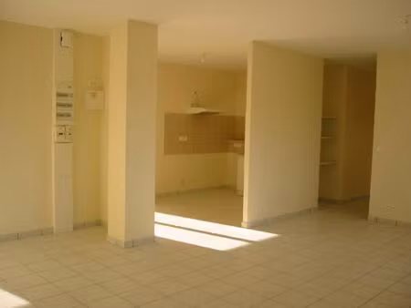 location appartement 3 pièces 77 m² à leyme (46120)