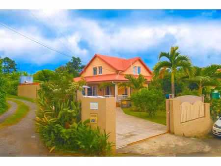 vente maison 8 pièces 250 m² à le tampon (97430)  450 000 €