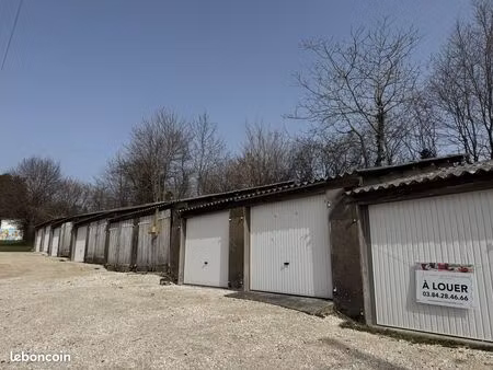 parking/box 10 m² grand-charmont