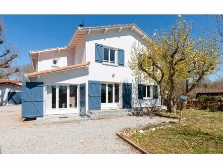 maison bretagne-de-marsan 157 m² t-6 à vendre  329 000 €