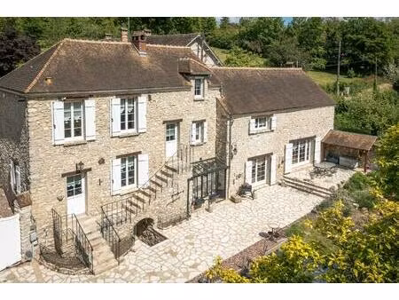 maison de 8 pieces 180m2 sur un terrain de 2600m2