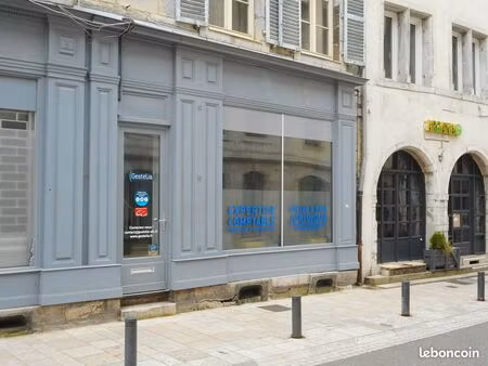 local à usage de bureaux ou commerce