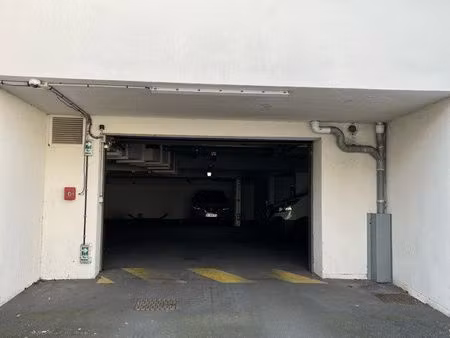 parking proche gare rer