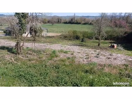 terrain constructible 1500 m²