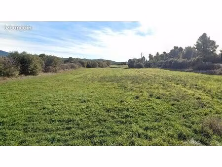 terrain viabilisé de 1200 m2 a aups