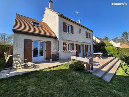 maison 9 pièces 217 m²