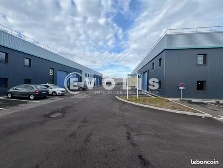 local d'activité 1 141 m²