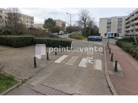 local commercial 102 m²