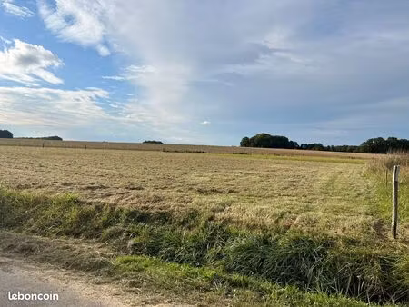 vends terrain à bâtir