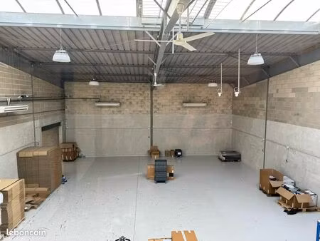 local d'activités à louer – 275 m2