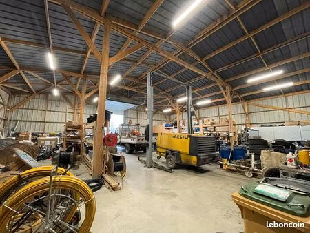 local 550 m² plerin