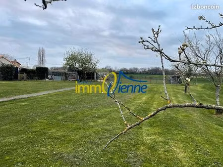 terrain 700 m² terce