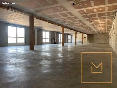 local 1100 m² pont-l'évêque