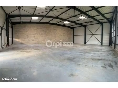 local d'activité 805 m²