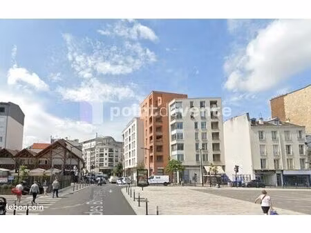 commerce habillement/textile 30 m²