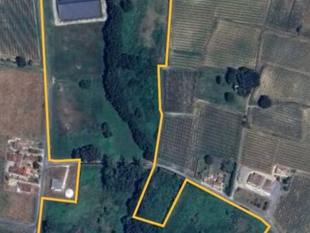 hangar agricole carrière pour chevaux et 10 hectares