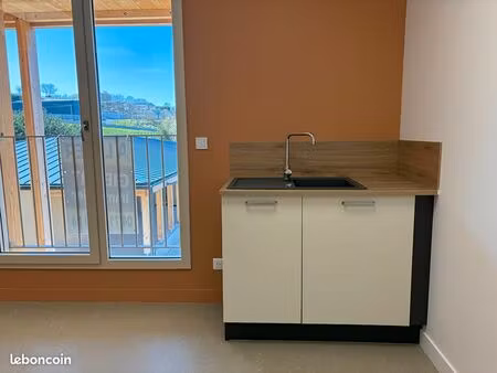 local 26 m² saint-julien-chapteuil