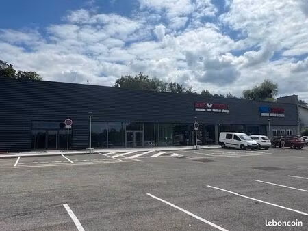 local commercial 207 m²