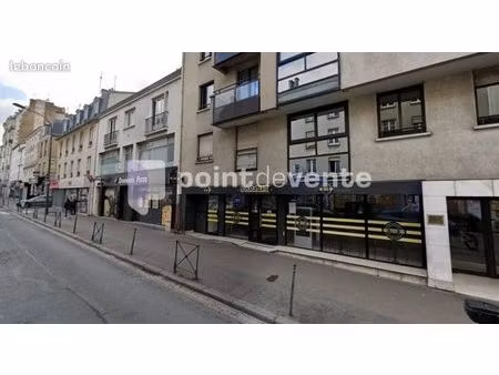 commerce santé 70 m²