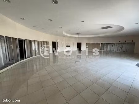 local commercial 450 m²