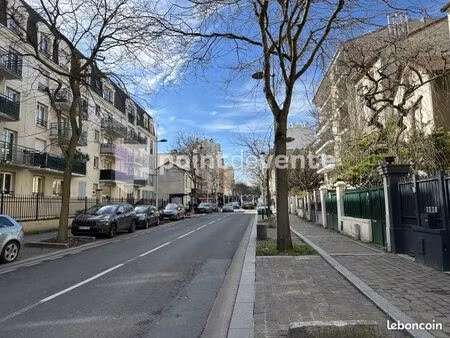 commerce habillement/textile 67 m²