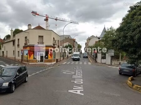 local commercial 60 m²