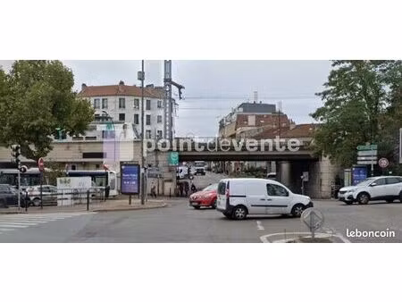 local commercial 70 m²