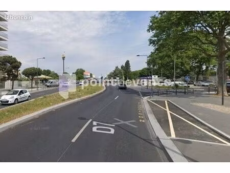 local commercial 200 m²