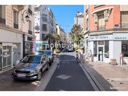 commerce mobilier/décoration 97 m²