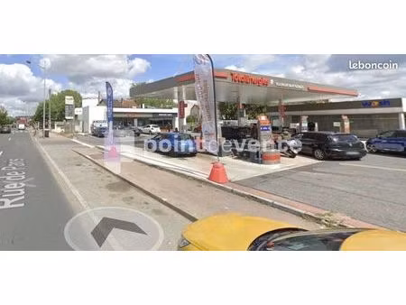 local commercial 1 074 m²