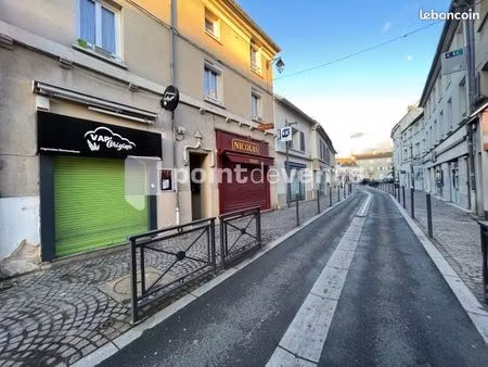 commerce beauté/coiffure 100 m²