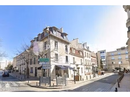 commerce chaussure/cuir 45 m²