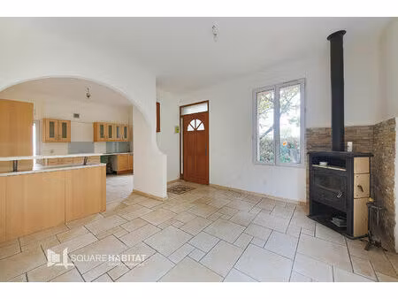 maison familiale située au centre de labastide st-pierre