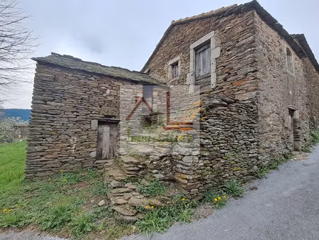 bâtisse en pierres à rénover