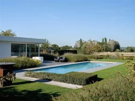 villa intemporelle avec vue panoramique au pays des collines